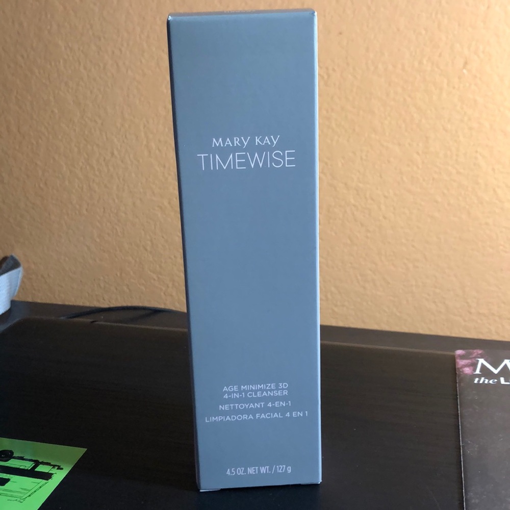 Mary Kay Age Minimize 3D 4-IN-1 Cleanser